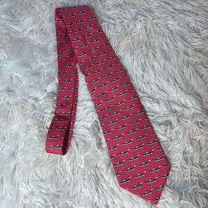 Vineyard vines pink boat tie